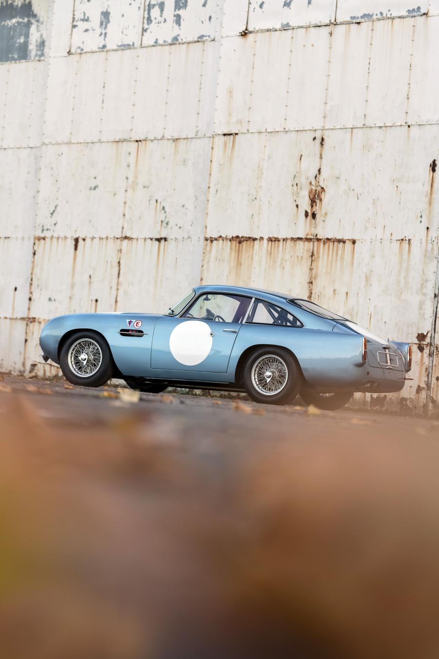  Aston Martin DB4 GT Continuation 2017 года  (UK) (фото 7 из 90)
